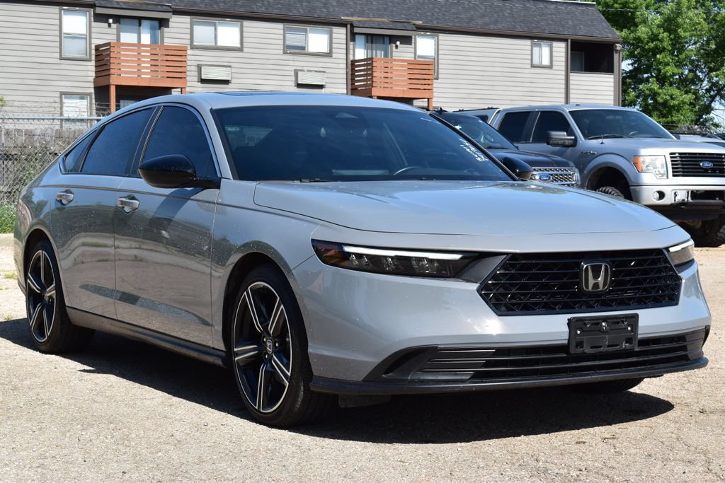 Used 2024 Honda Accord Sport image 3