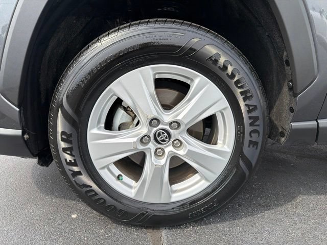 Used 2020 Toyota RAV4 XLE w/ Convenience Package AWD/4WD image 10
