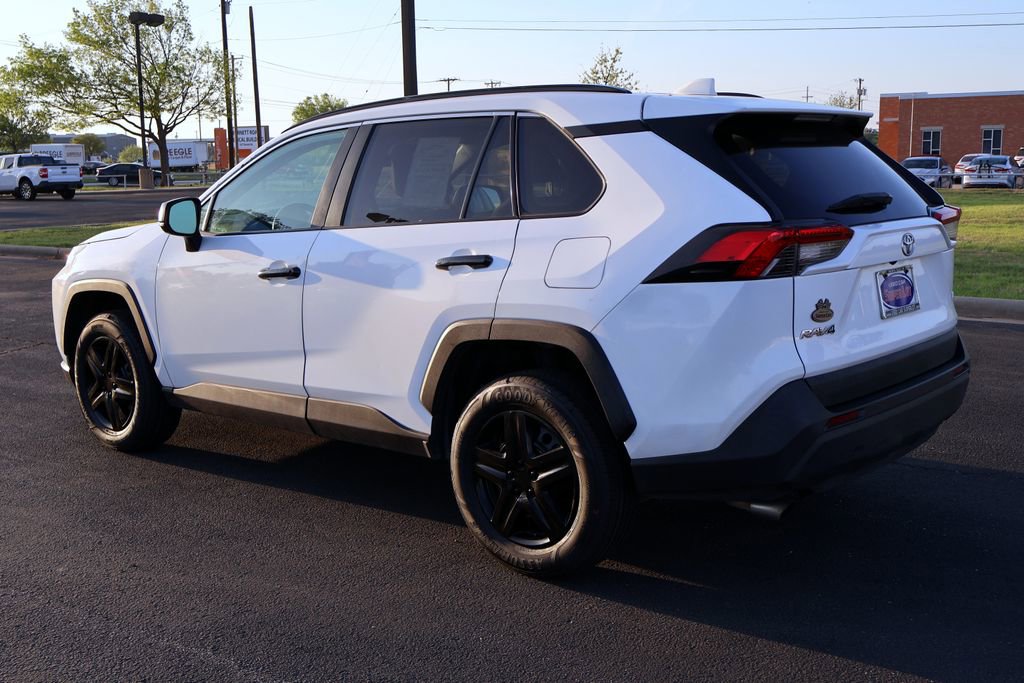 Used 2021 Toyota RAV4 LE FWD image 14