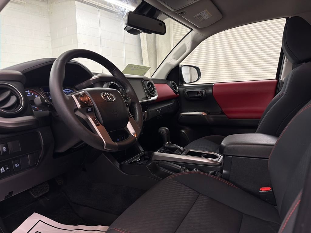 Used 2023 Toyota Tacoma image 5