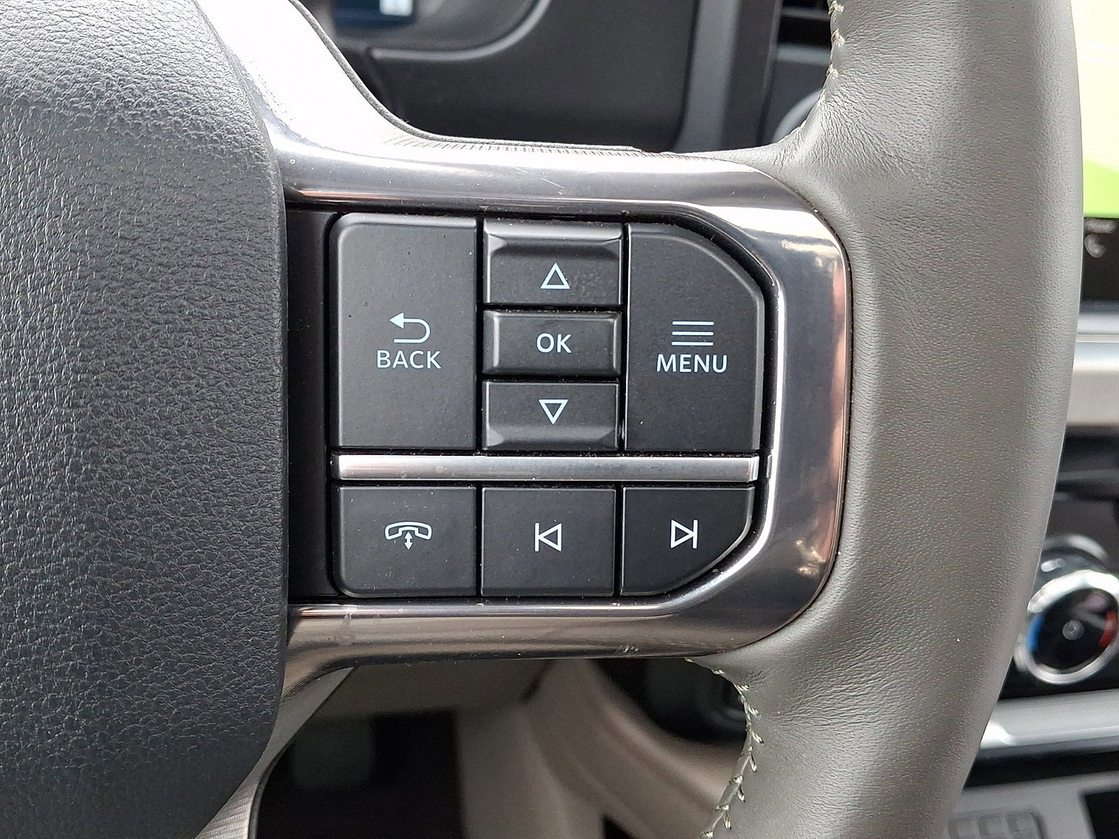 Certified 2025 Ford F350 Platinum w/ Platinum Plus Package image 29