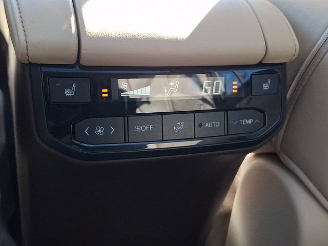 Used 2020 Toyota Highlander Platinum AWD/4WD image 12