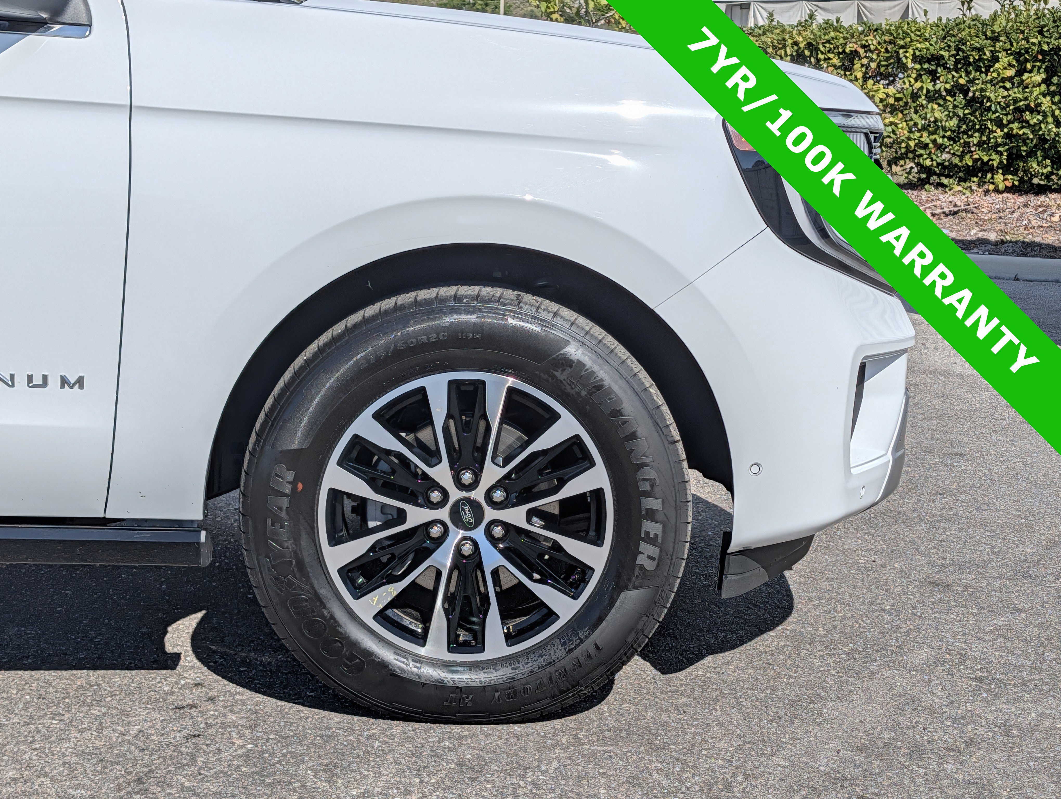 Certified 2025 Ford Expedition Max Platinum image 13