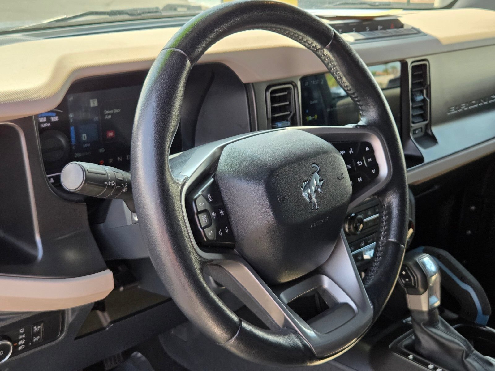 Certified 2022 Ford Bronco Wildtrak AWD/4WD image 18