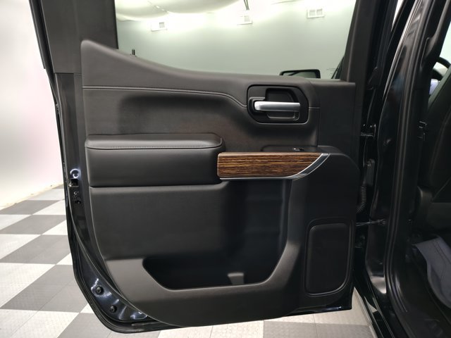 Used 2019 Chevrolet Silverado 1500 High Country w/ Technology Package AWD/4WD image 27