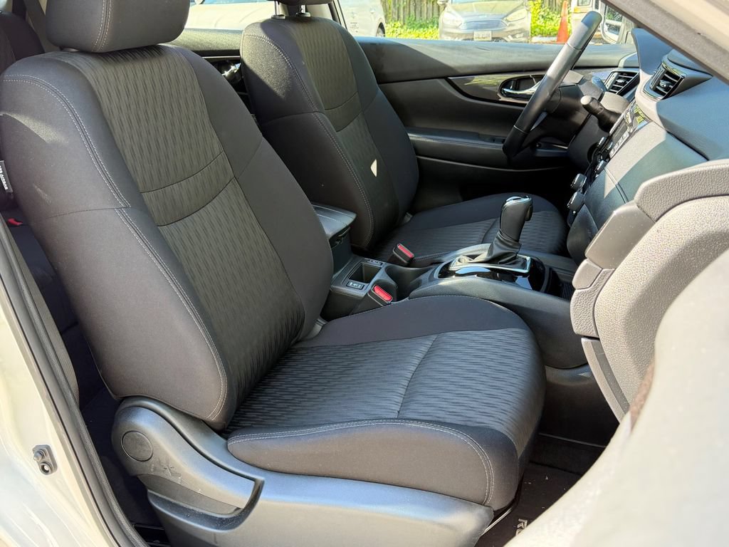 Used 2018 Nissan Rogue SV w/ Premium Package AWD/4WD image 10