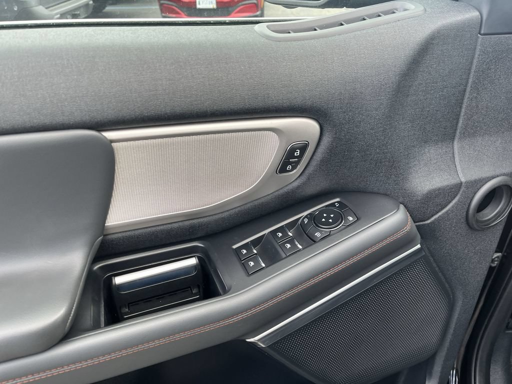 Certified 2025 Ford Expedition Active AWD/4WD image 5