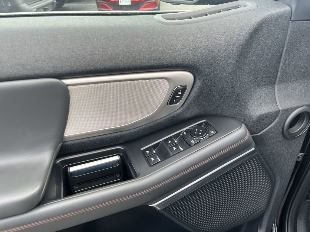 Certified 2025 Ford Expedition Active AWD/4WD image 5