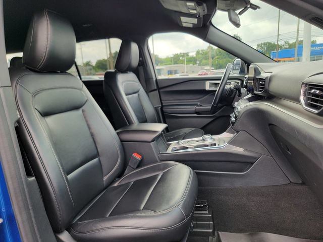 Certified 2020 Ford Explorer XLT w/ Equipment Group 202A AWD/4WD image 25