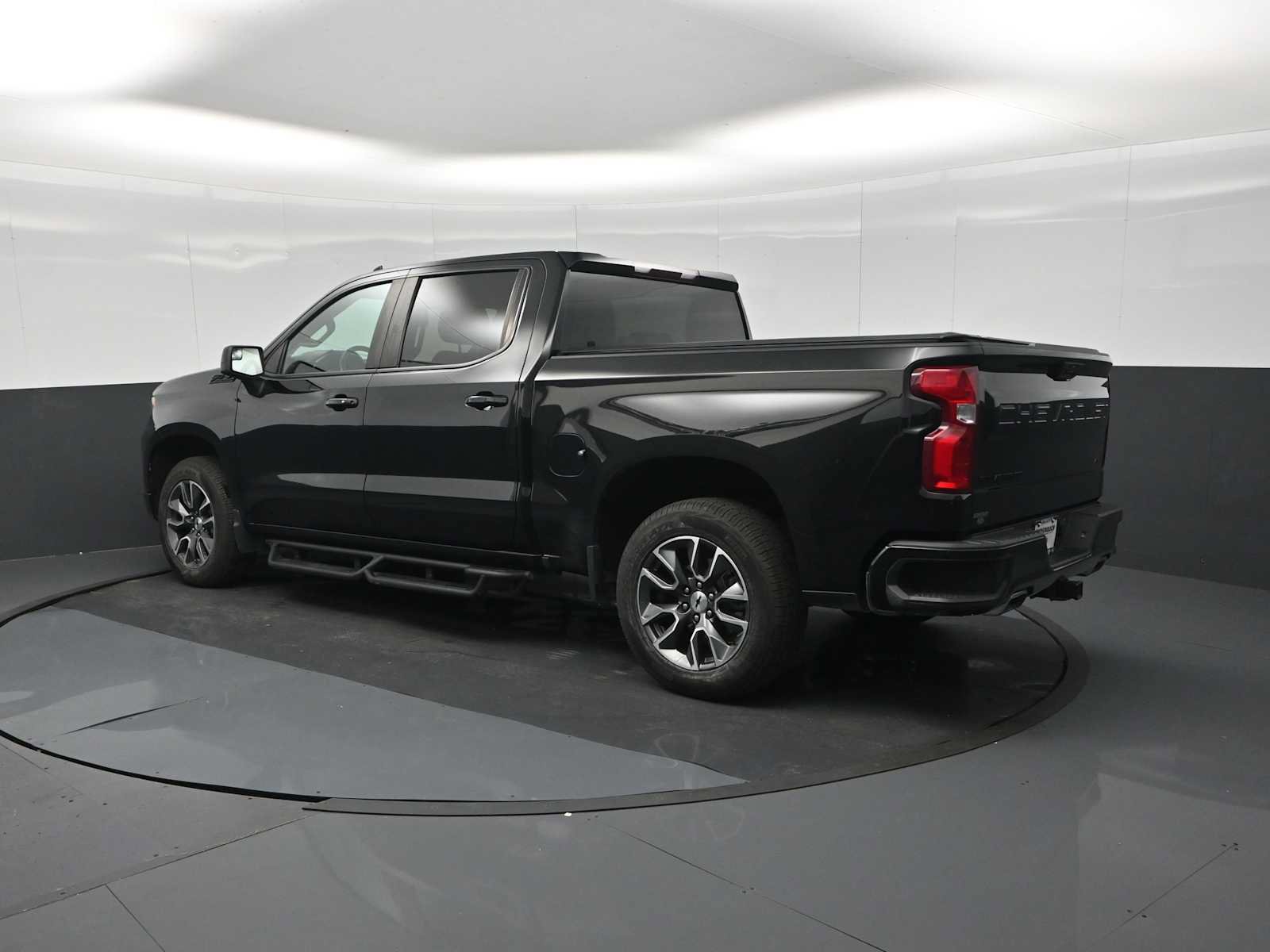 Used 2023 Chevrolet Silverado 1500 RST AWD/4WD image 6