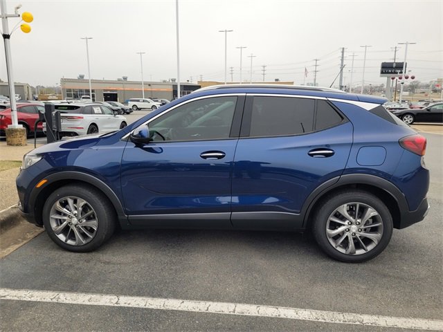 Used 2023 Buick Encore GX Essence w/ Experience Buick Package image 4