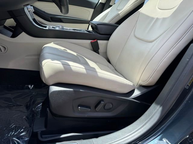 Certified 2022 Ford Edge Titanium AWD/4WD image 8