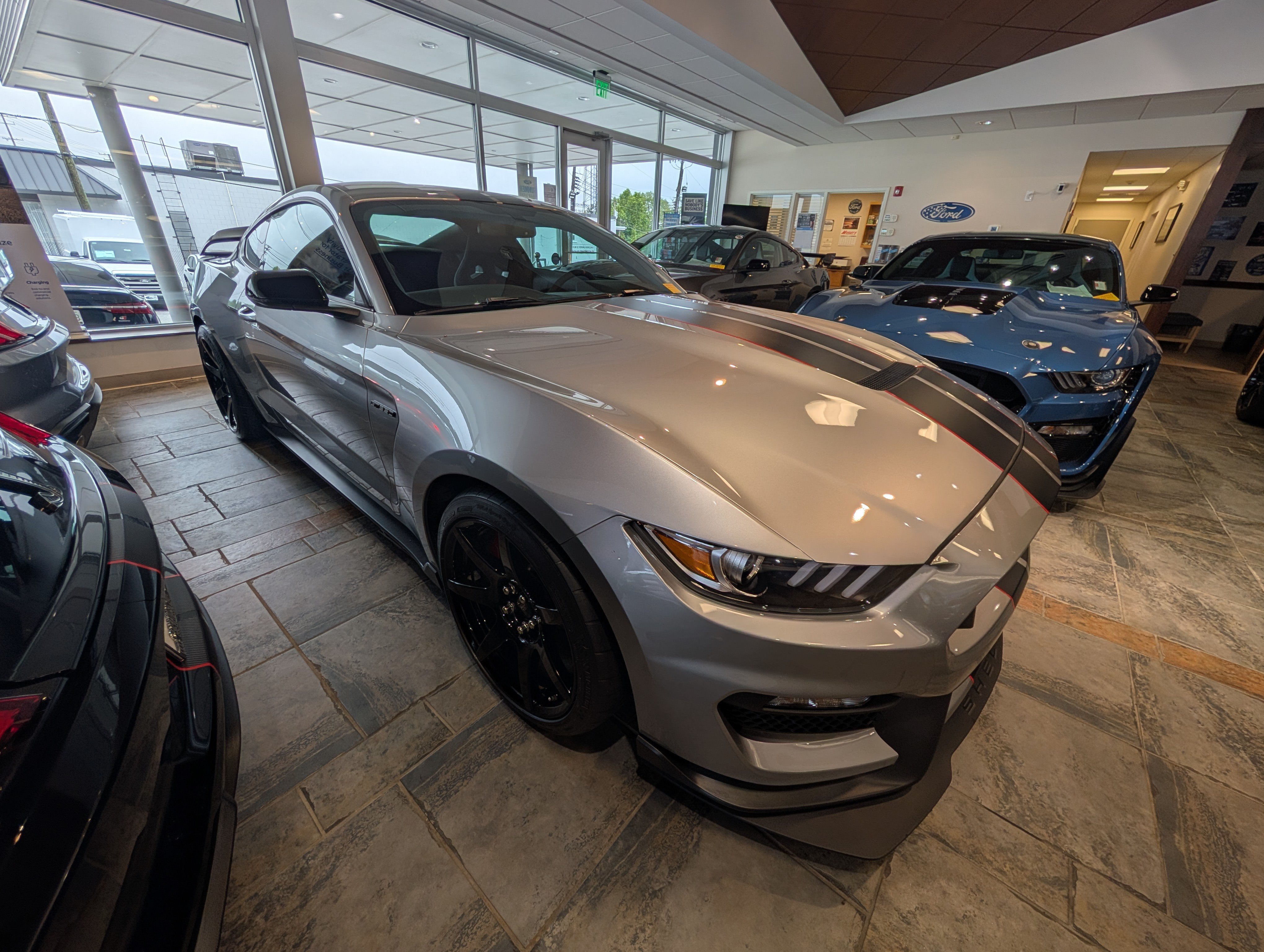 Certified 2020 Ford Mustang Shelby GT350R w/ GT350R Equipment Group 920A RWD image 6