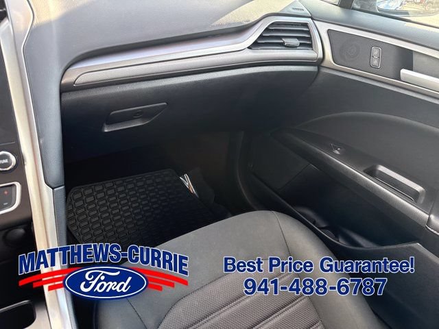 Certified 2020 Ford Fusion SE FWD image 23