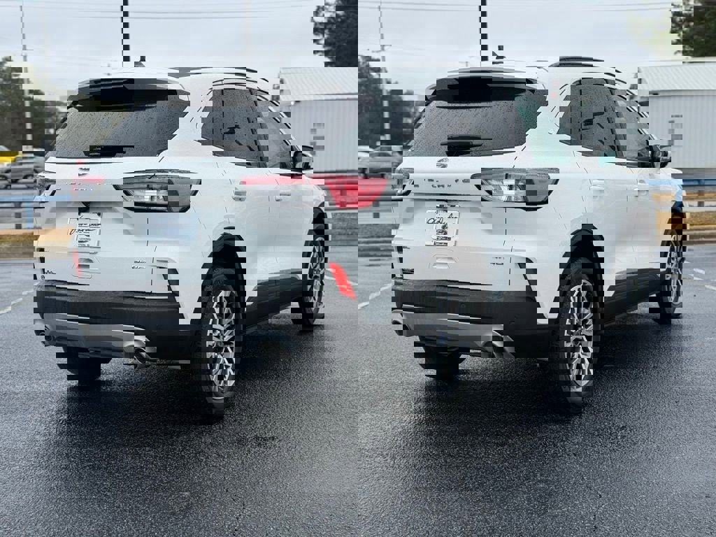 Certified 2022 Ford Escape SEL image 9