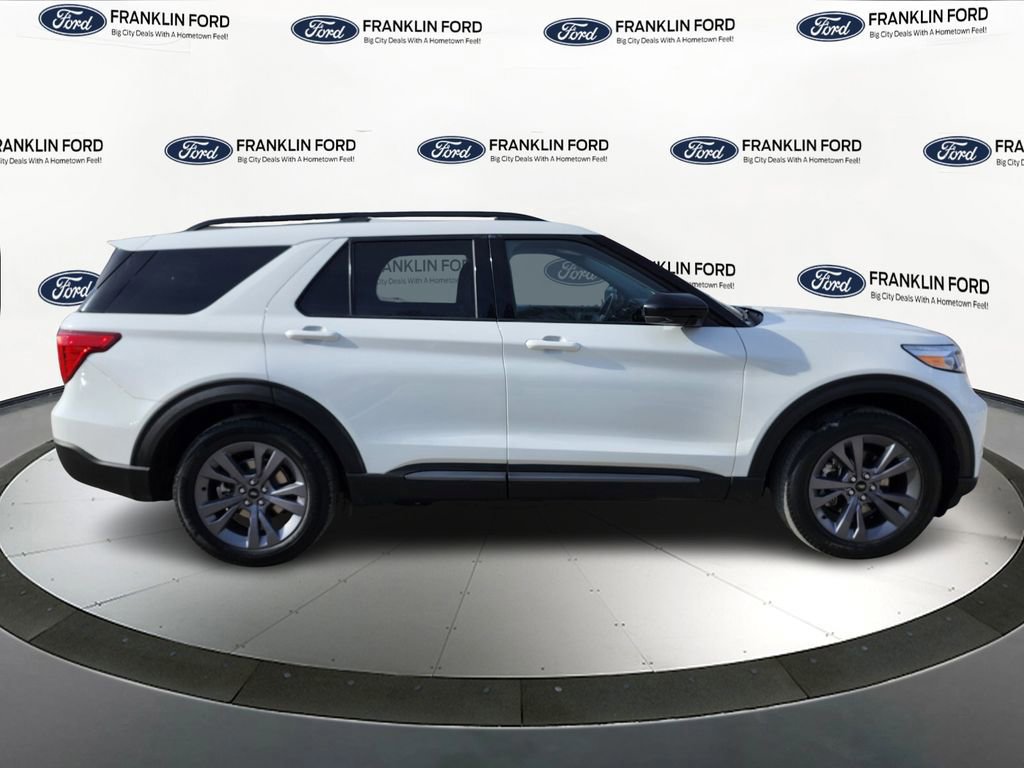 Certified 2022 Ford Explorer XLT w/ Equipment Group 202A image 6