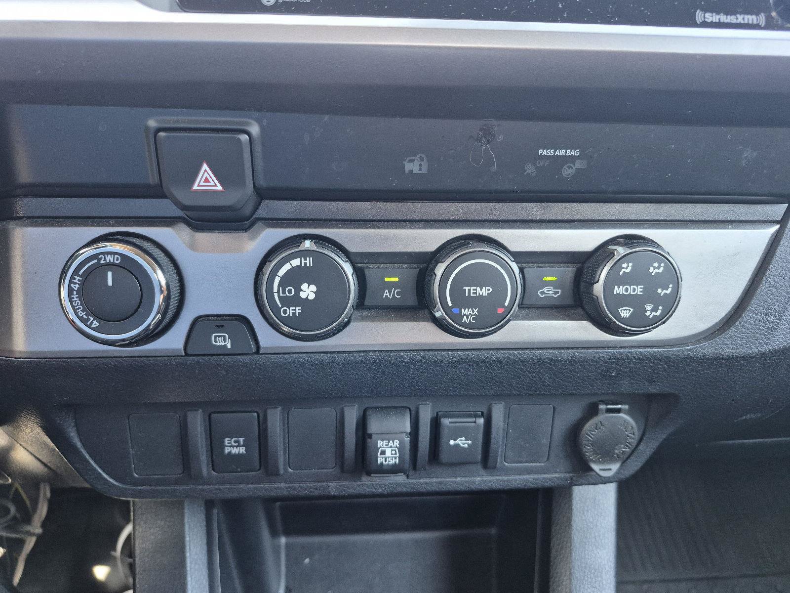 Used 2020 Toyota Tacoma SR5 AWD/4WD image 4
