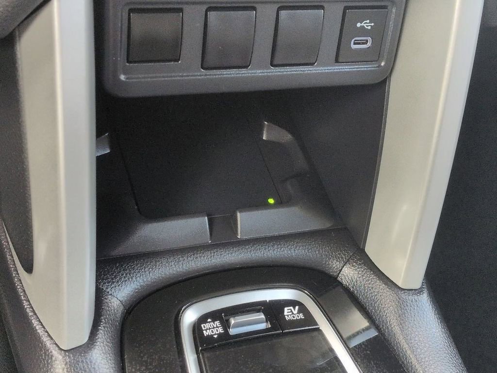 Used 2025 Toyota Corolla Cross AWD Hybrid w/ Moonroof Package image 21