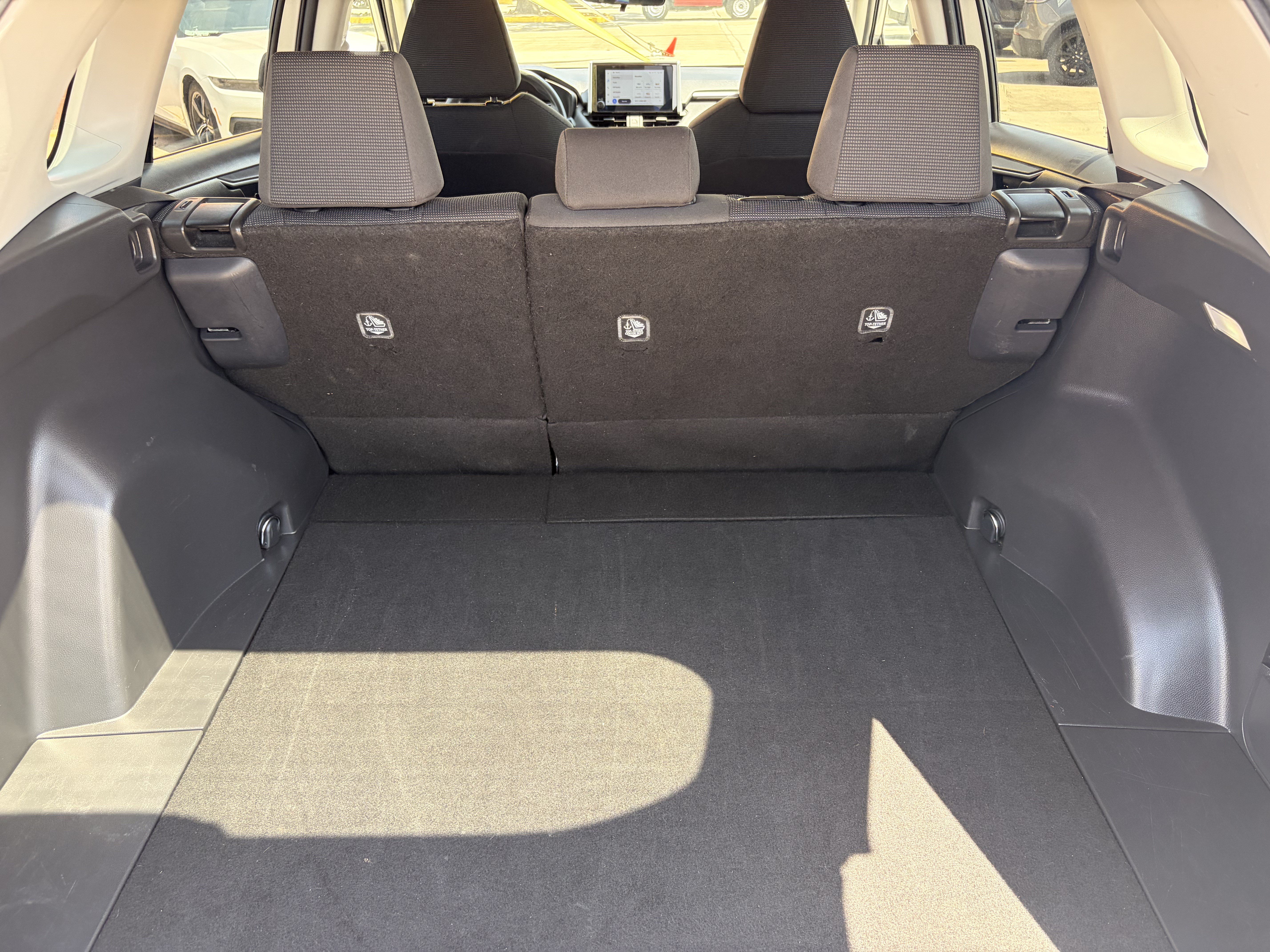 Used 2025 Toyota RAV4 LE AWD/4WD image 8