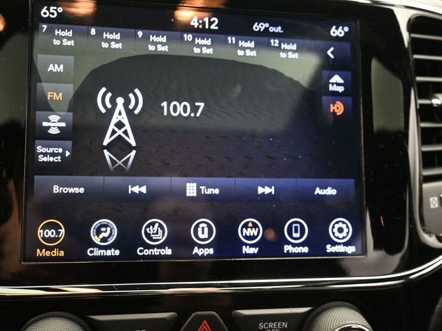 Used 2020 Jeep Grand Cherokee Altitude image 18