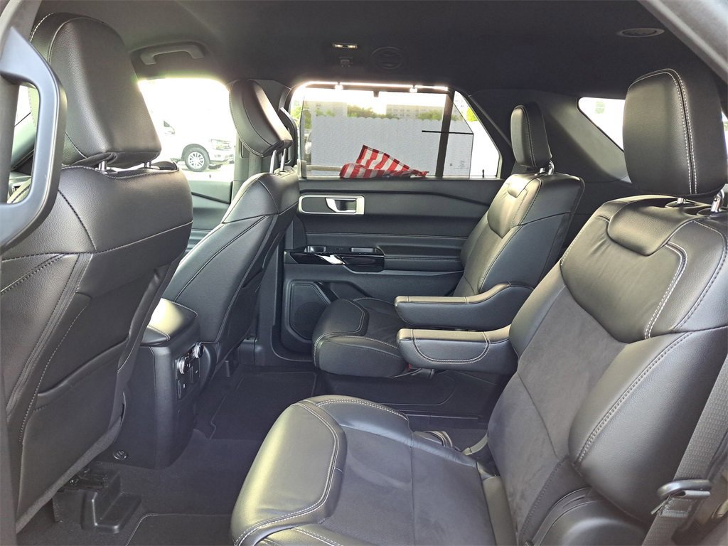 Certified 2022 Ford Explorer ST image 5