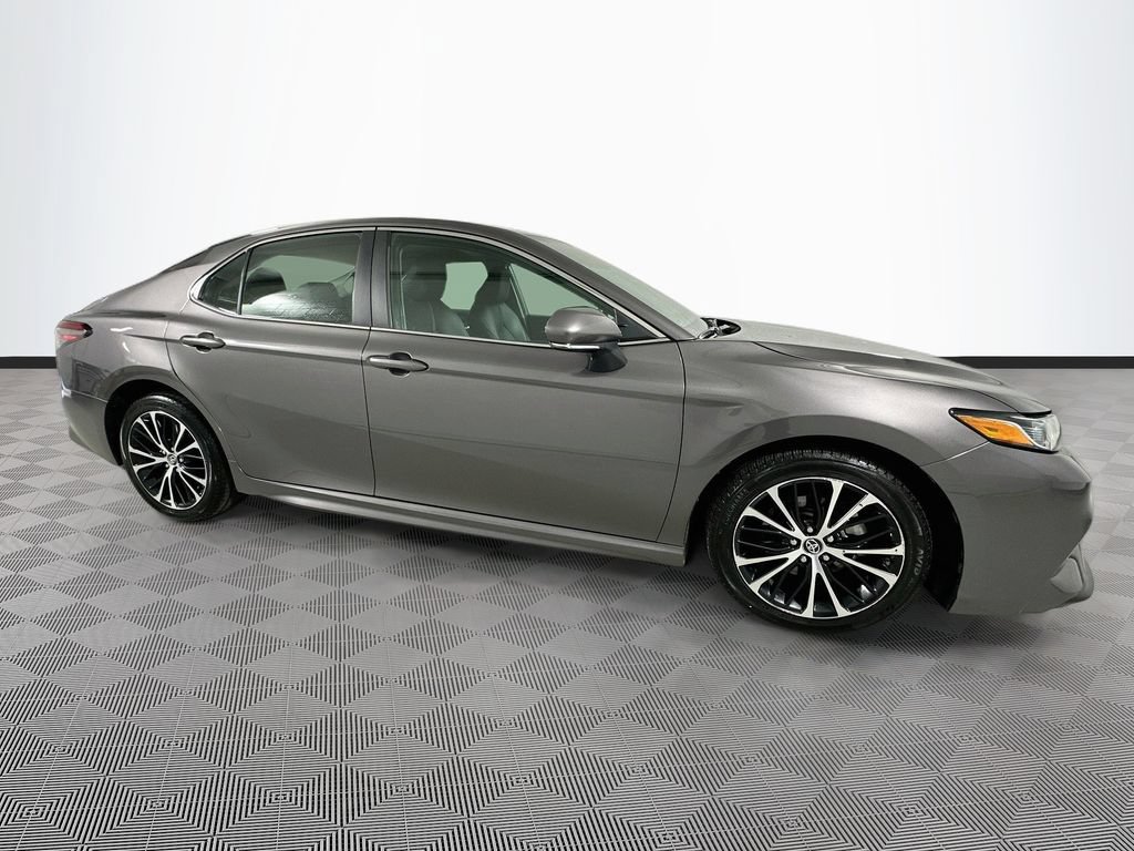 Used 2019 Toyota Camry SE w/ Convenience Package FWD image 11