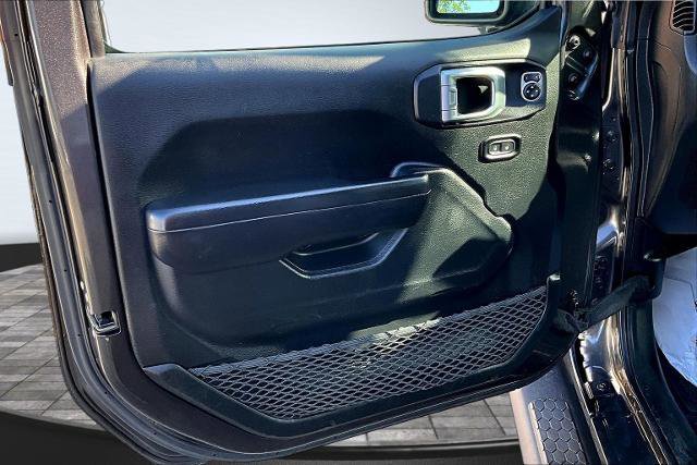 Used 2019 Jeep Wrangler Unlimited Rubicon w/ LED Lighting Group AWD/4WD image 22