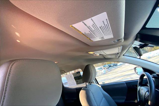 Used 2022 Toyota Tacoma SR image 13