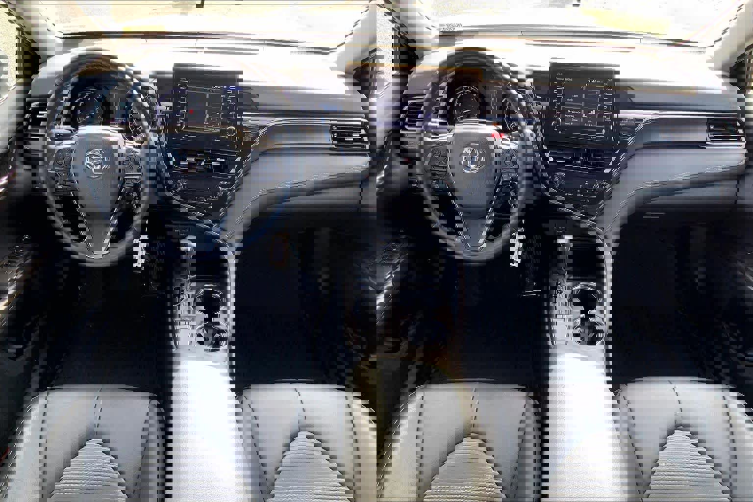 Used 2022 Toyota Camry SE image 13