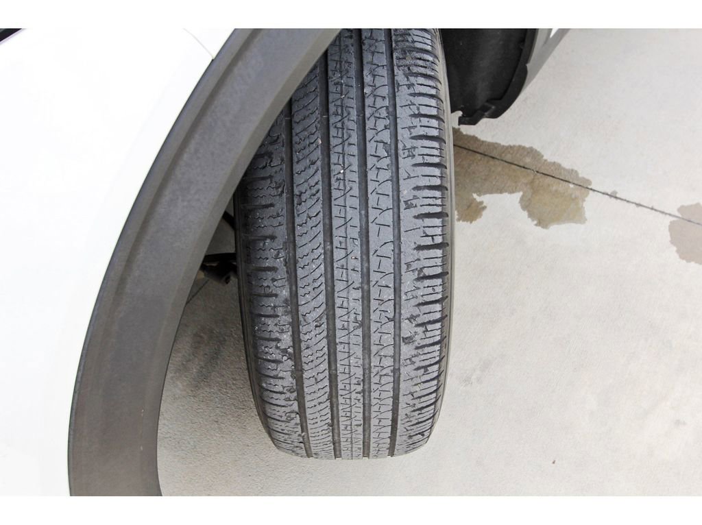 Certified 2022 Ford Explorer XLT w/ Equipment Group 202A image 30