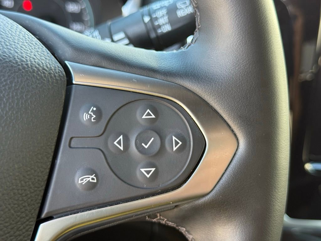 Used 2023 Chevrolet Traverse RS image 16