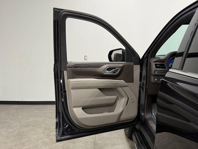 Used 2024 Chevrolet Suburban LT image 13