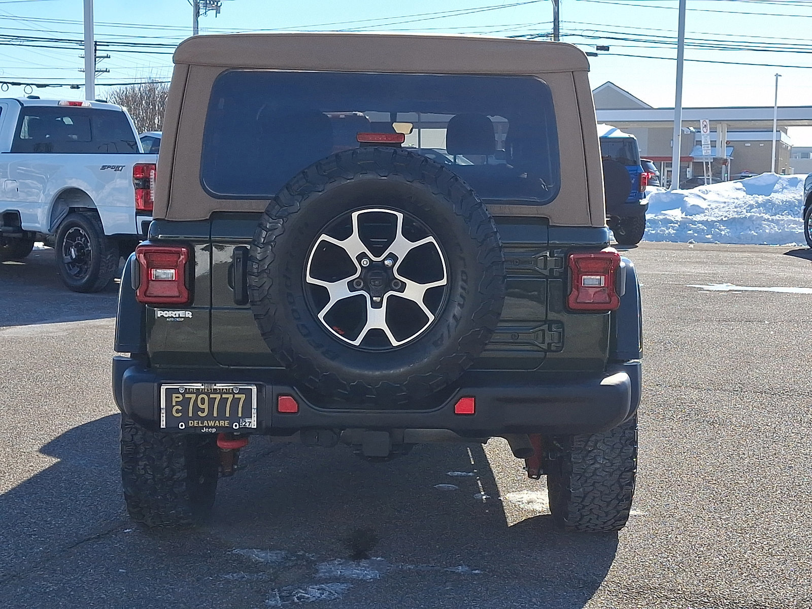 Used 2022 Jeep Wrangler Unlimited Rubicon w/ Steel Bumper Group image 6