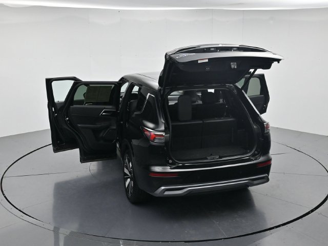 Used 2025 Mitsubishi Outlander SE FWD image 48