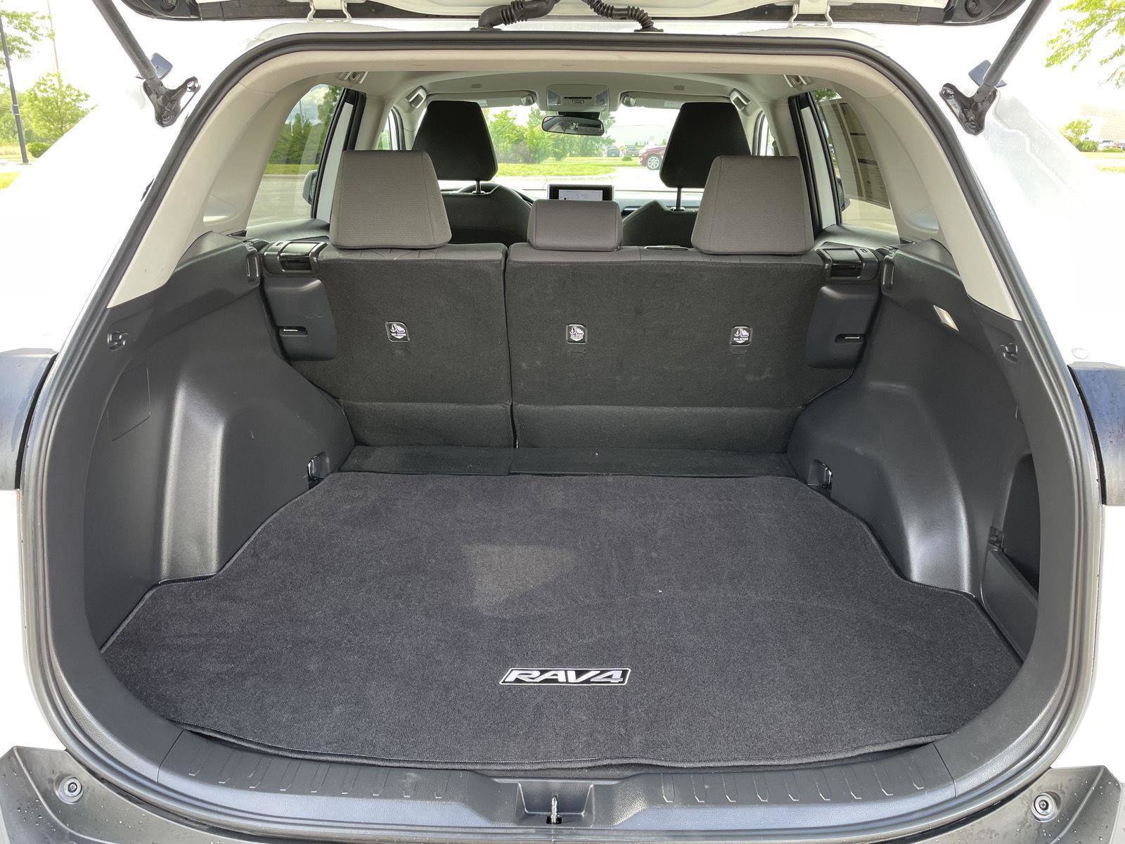 Used 2023 Toyota RAV4 XLE AWD/4WD image 33