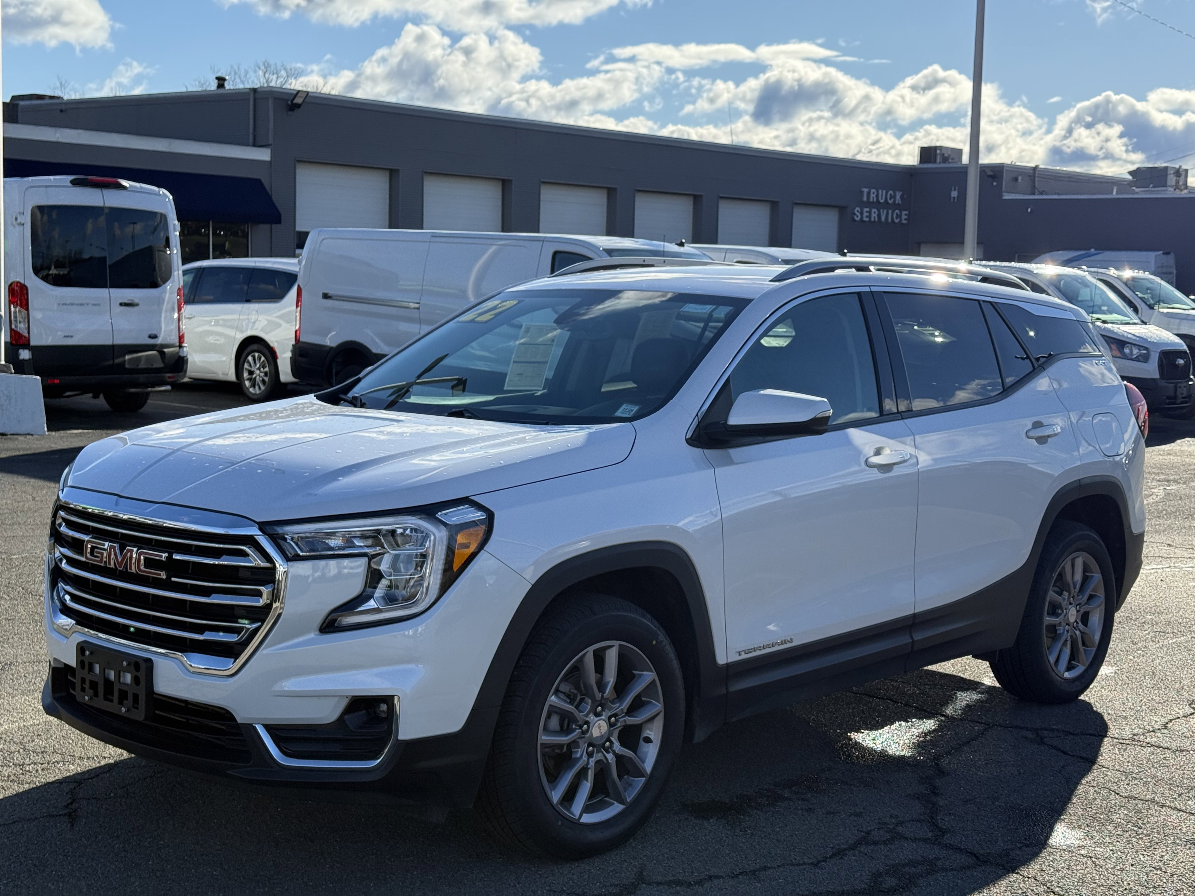 Used 2022 GMC Terrain SLT w/ Infotainment Package II image 5