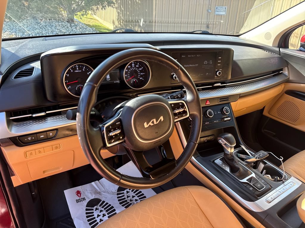Used 2024 Kia Carnival LX FWD image 14