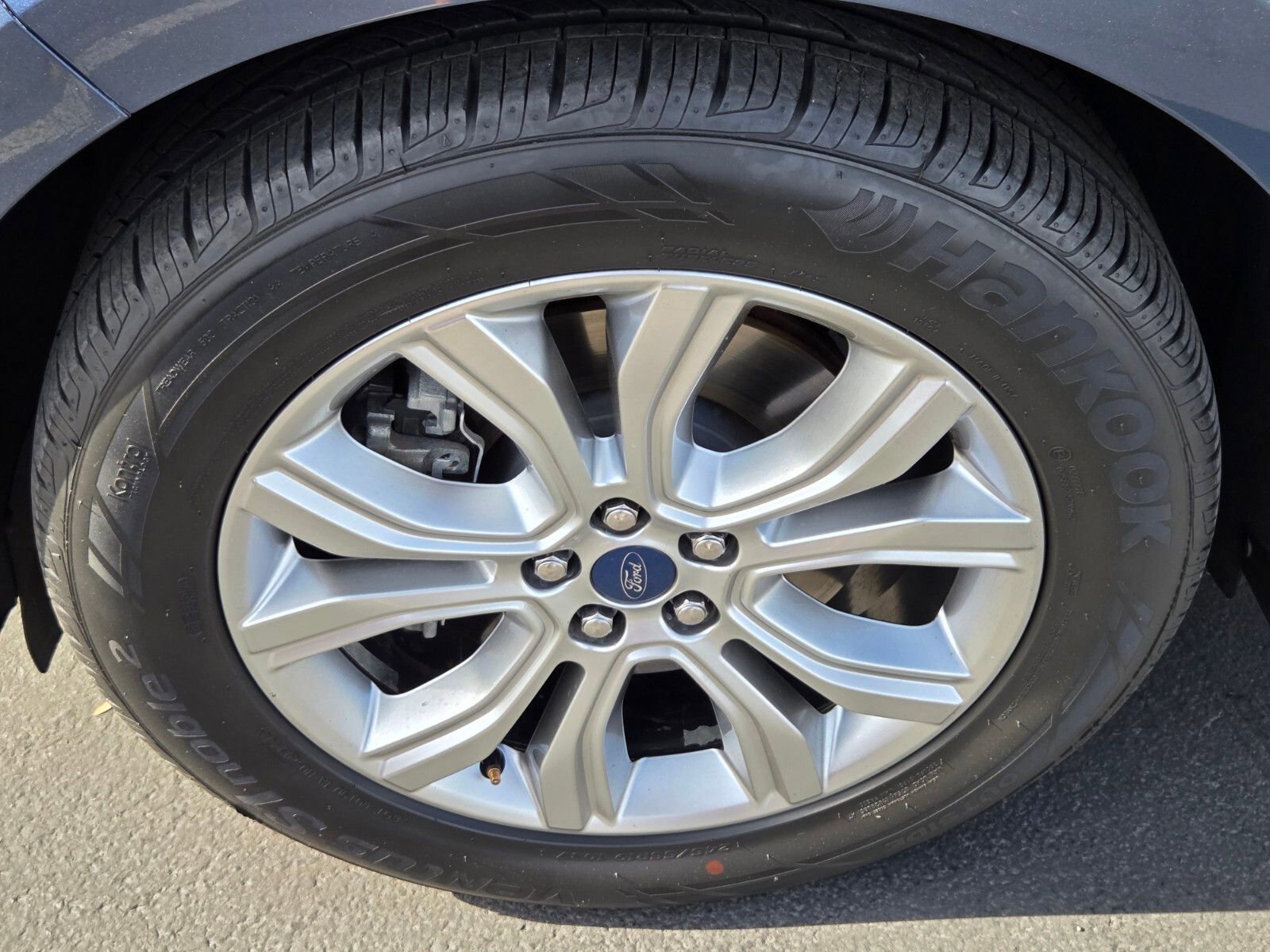 Certified 2019 Ford Edge Titanium AWD/4WD image 9