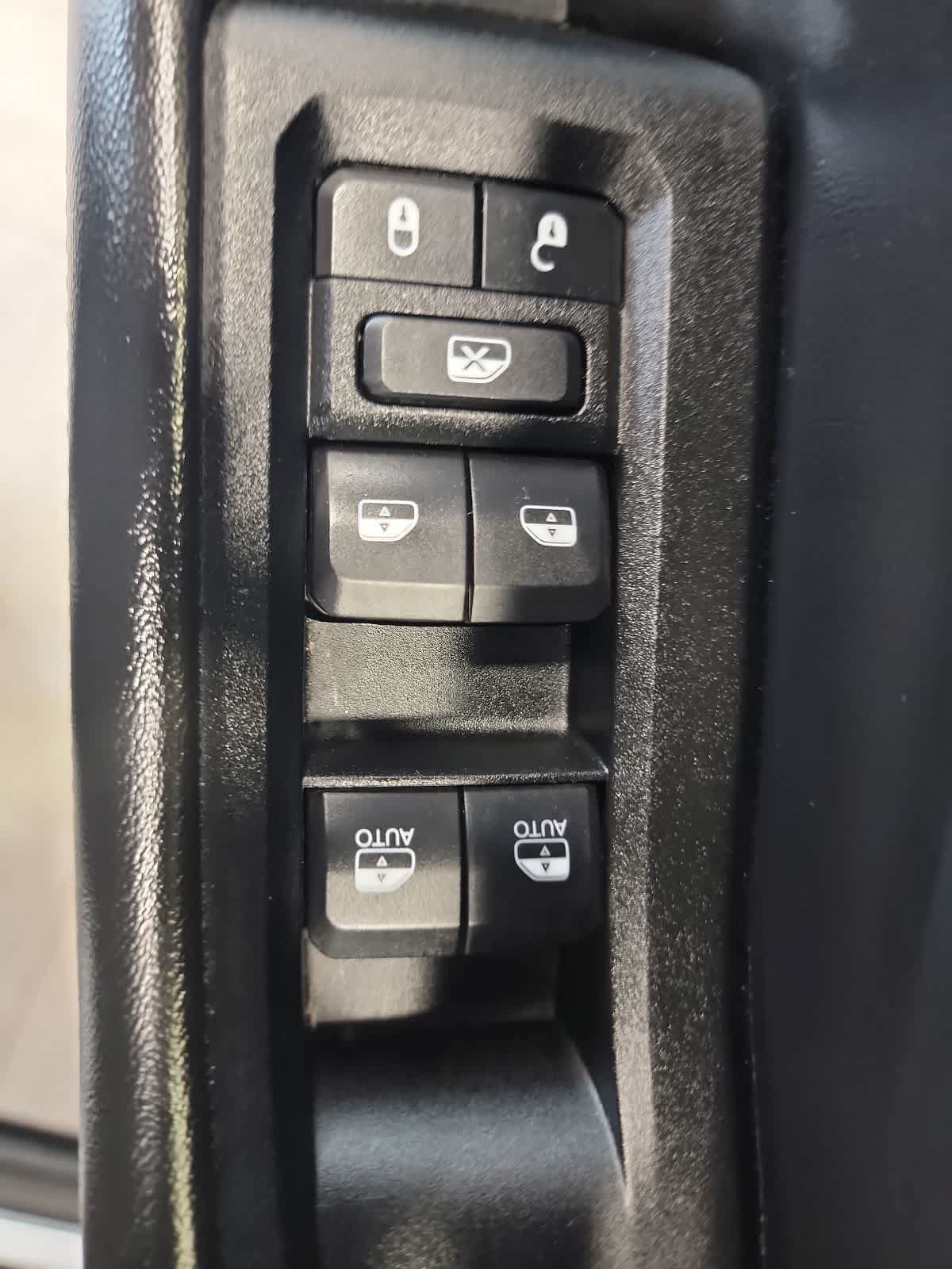 Used 2023 Jeep Grand Cherokee Altitude AWD/4WD image 17