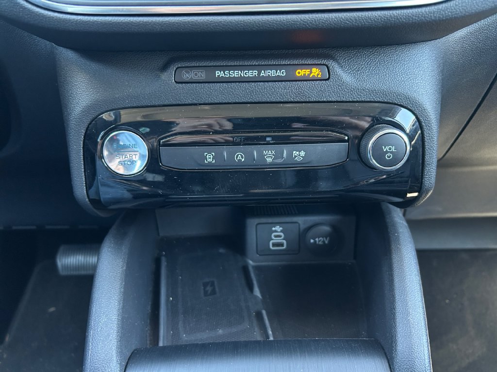 Certified 2025 Ford Escape Platinum AWD/4WD image 23