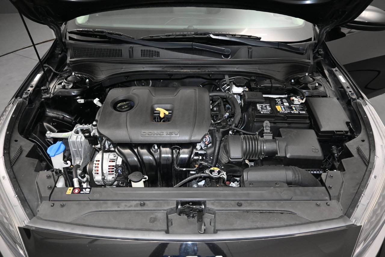 Used 2023 Kia Forte LXS FWD image 19