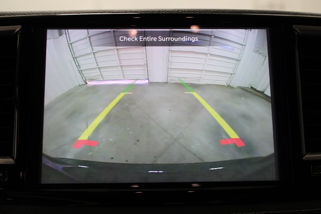 Used 2023 Chrysler Pacifica Limited FWD image 56