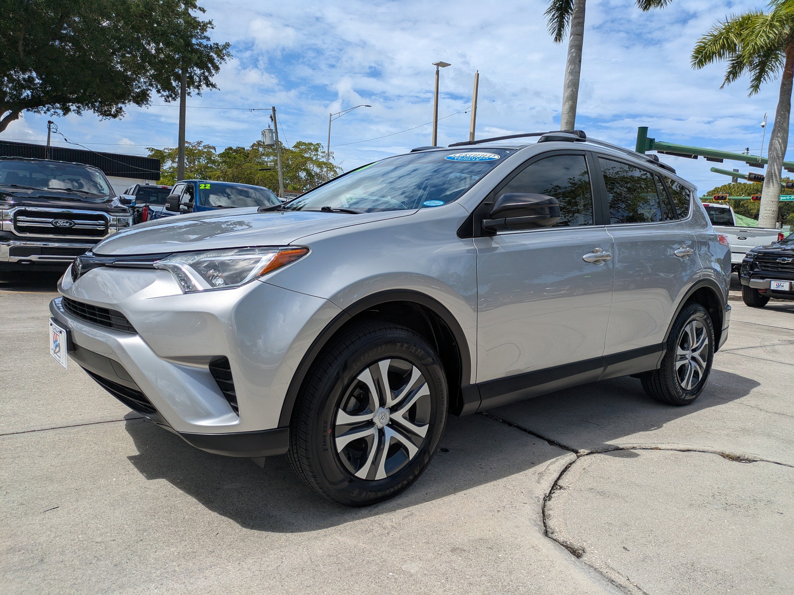 Used 2018 Toyota RAV4 LE w/ All Weather Liner Package FWD image 7