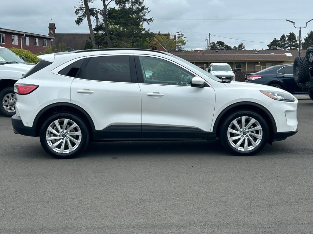 Certified 2022 Ford Escape Titanium w/ Titanium Elite Package AWD/4WD image 4
