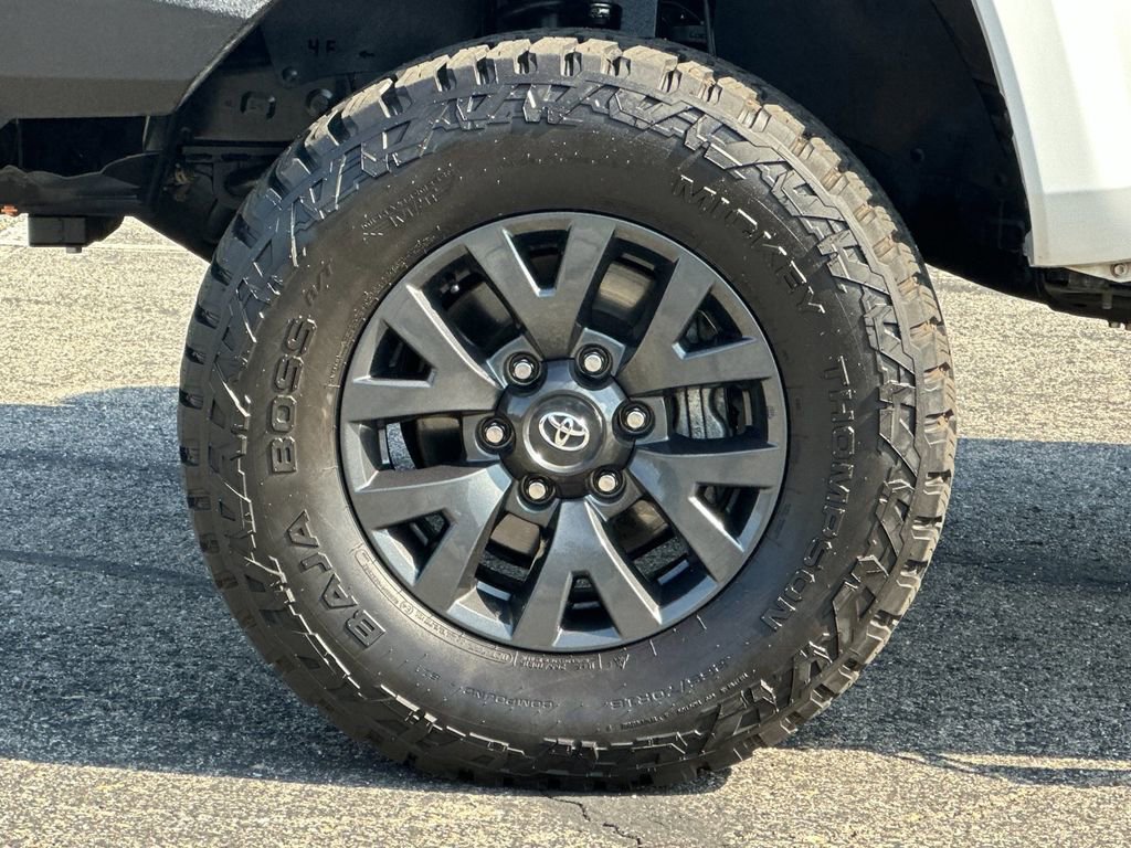 Used 2023 Toyota Tacoma SR5 RWD image 23