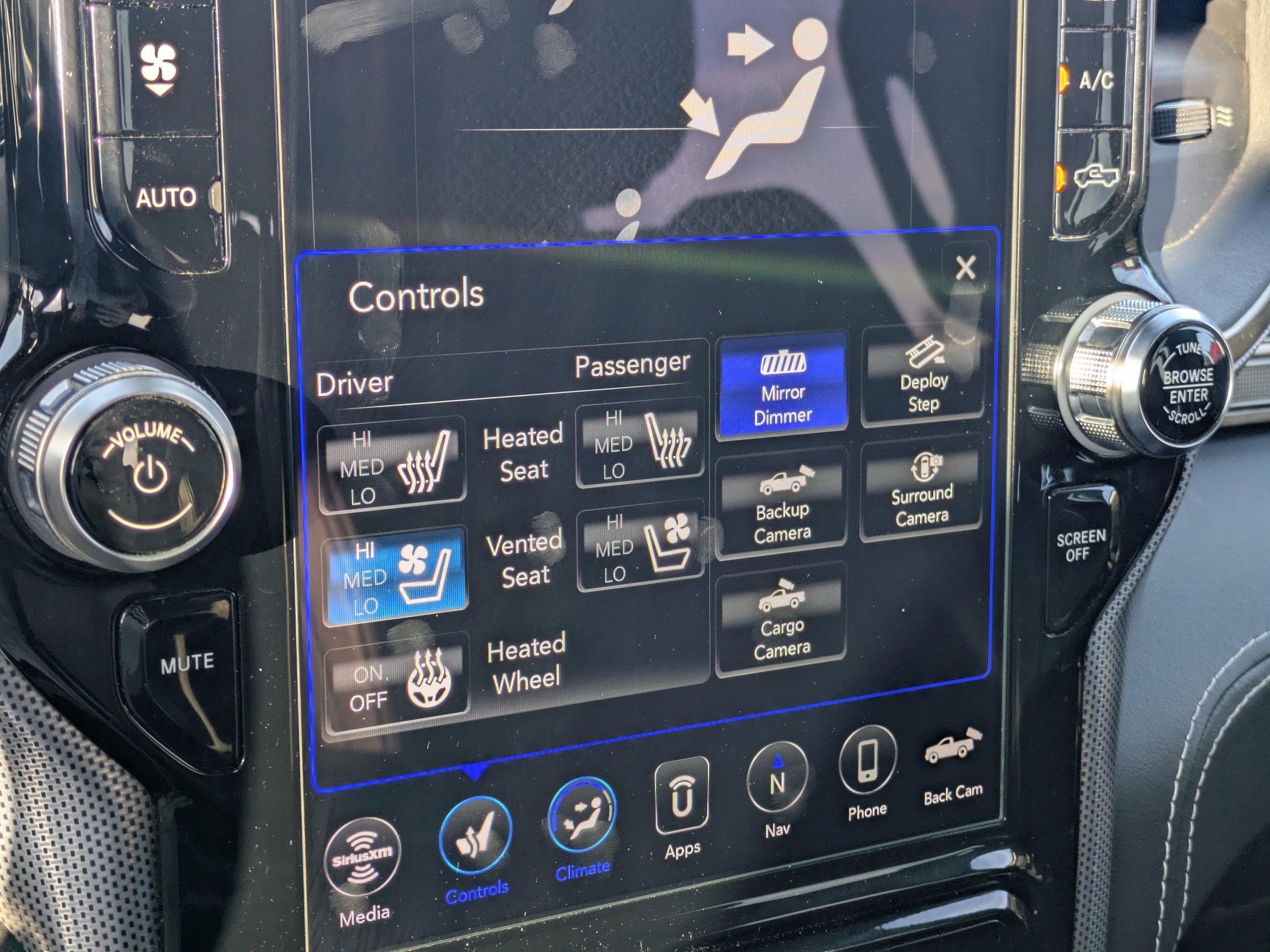 Used 2019 RAM 3500 Limited image 26