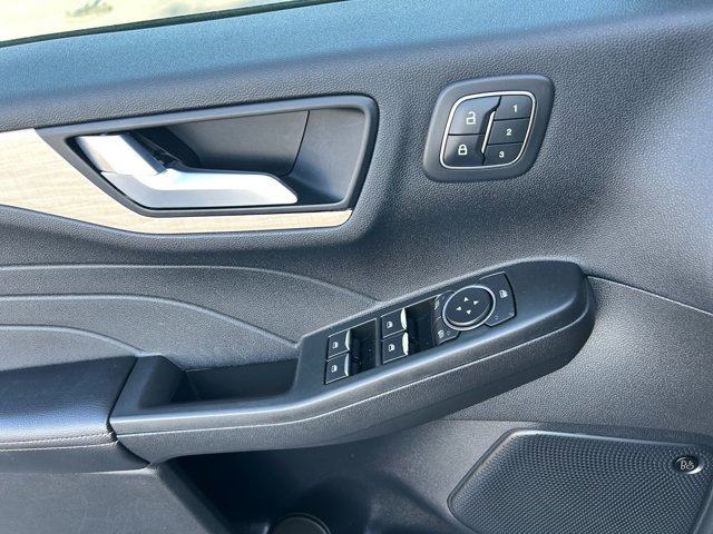 Certified 2022 Ford Escape Titanium w/ Titanium Elite Package image 14