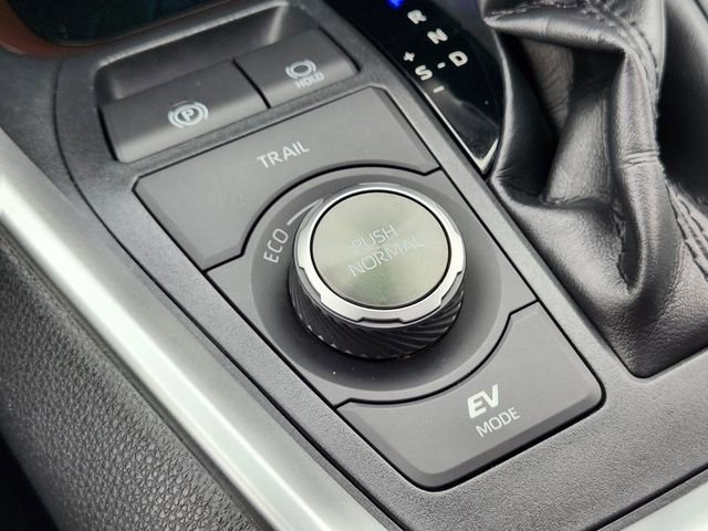 Used 2020 Toyota RAV4 Limited image 26