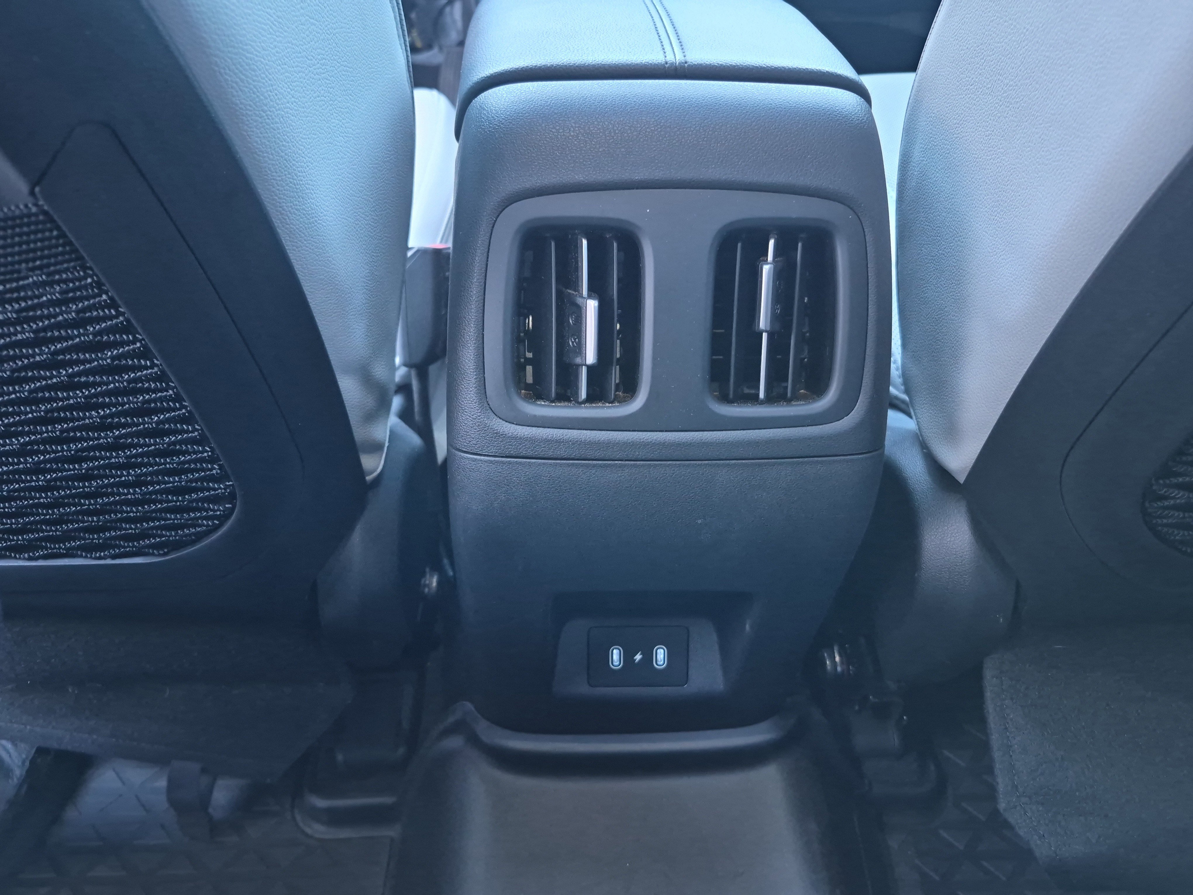 Used 2025 Hyundai Santa Cruz Limited image 18