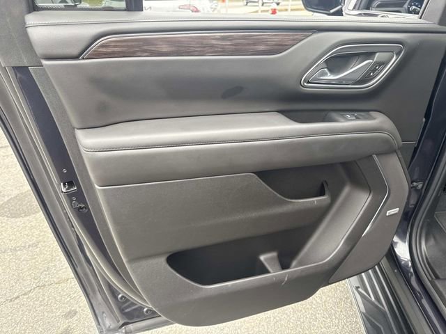 Used 2024 Chevrolet Suburban LT image 19